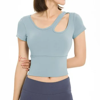 Женские однотонные спортивные футболки с диагональным вырезом на плече, футболка для йоги с коротким рукавом, подушка для груди, обтягивающий быстросохнущий топ на открытом воздухе