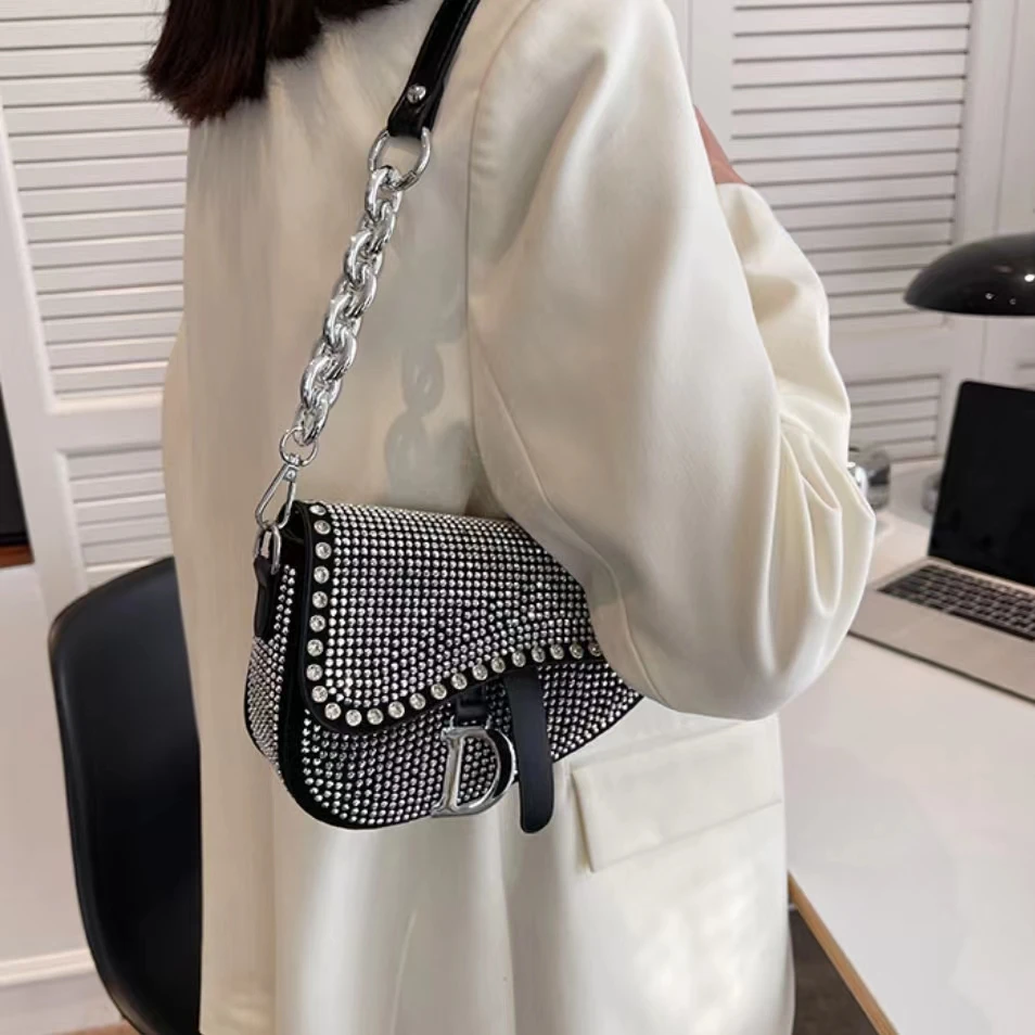 2023 Дизайнерская кожаная сумка для женщины, плетеная из соломы сумка через плечо, роскошная женская сумка-мессенджер с широким ремнем D через плечо